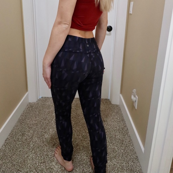 Lululemon leggings size 8 - Picture 6 of 14